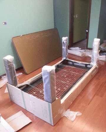 无法拆卸的家具包装过程